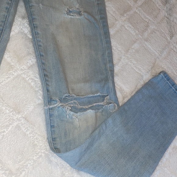 4 reg American Eagle light blue skinny destroyer - Picture 5 of 12